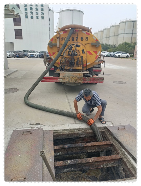 长倘口镇隔油池清掏