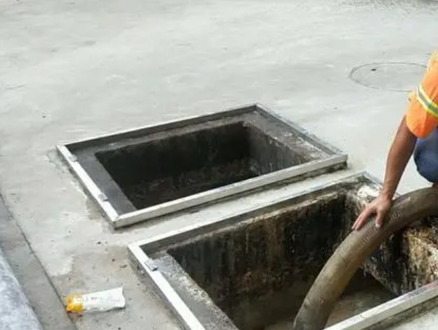 长倘口镇化粪池清理