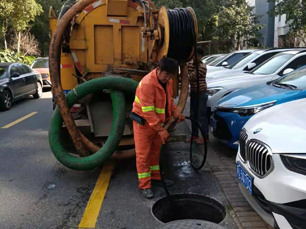 长倘口镇排污管道清淤